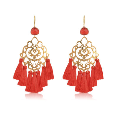 Beautiful and chic oversize boho earrings, made with a fine filigree motif. Red little silk tassels, and a red crystal are the perfect ingredient for this special piece of jewelry. Because of its beauty, it is perfect to add a Bohemian touch to your most sophisticated looks.
