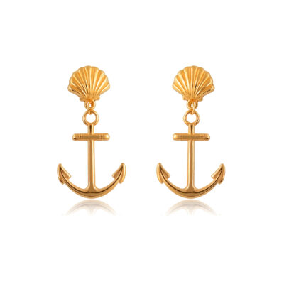 Life on a boat can be fascinating for a while, but eventually, we have to go back to land. With these earrings, you'll carry a piece of the maritime life with you wherever you go. Add a nautical touch to your outfit by wearing these chic and elegant anchor earrings. Complete your look during the day or evening with these trendy gold anchor earrings!