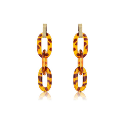 Tartarooga chain earring with golden metallic studs