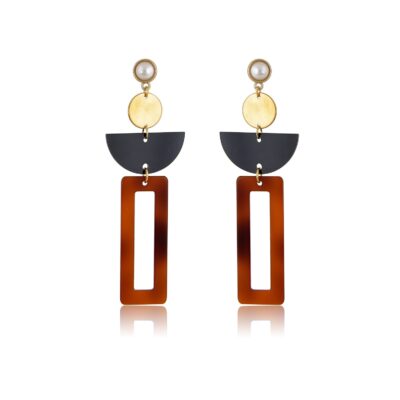 Rectangular geometric tortoise earring with a black plexi semi-circle, 24K gold-plated disk, cast to a pearly stud. Add a classic touch to any outfit by wearing these on-trend brown tortoise earrings. They are lightweight, durable and suitable to wear from day through the night.