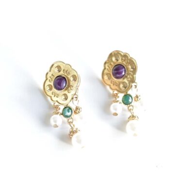 A beautiful pair of Byzantine style earrings in a frame motif featuring resin stones and 3 dangling pearls. The pearls are so pretty with their little golden caps. These gorgeous earrings would definitely make an excellent choice for a bride as a wedding accessory or anyone looking for something unique for a special occasion.
