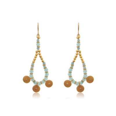 You're sure going to love these Bohemian style earrings. Made with jade beads, and 24K gold-plated coins. A colorful combination of mint green and gold, these earrings will complete your everyday look. Combine them with the necklaces of the “Bohemian Queen” series for a complete look! A must-have piece, so hurry up and to add them to your collection.