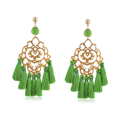 Beautiful and chic oversize boho earrings, made with a fine filigree motif. Green little silk tassels, and a green crystal are the perfect ingredient for this special piece of jewelry. Because of its beauty, it is perfect to add a Bohemian touch to your most sophisticated looks.