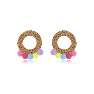 Beautiful and natural rattan hoops earrings that remind me of the sun, they're so energetic they will keep you joyous all day! Perfect for a sunny day or during winter blues!