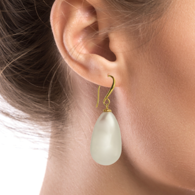 These chunky pearl earrings are both elegant and lightweight. The pearl is large and lustrous, with a soft, creamy white color and a smooth surface. They are sure to become your go-to accessory. They are versatile enough to be worn for a variety of occasions, whether you are dressing casually or formally.