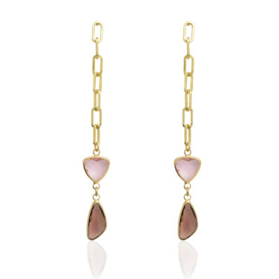 Simplicity at its best. This minimal pair are simple in design yet huge in the style stakes. Chain link earrings with dangling light pink and old pink crystals. These gold earrings are perfect to transition from daytime casual to evening glam.