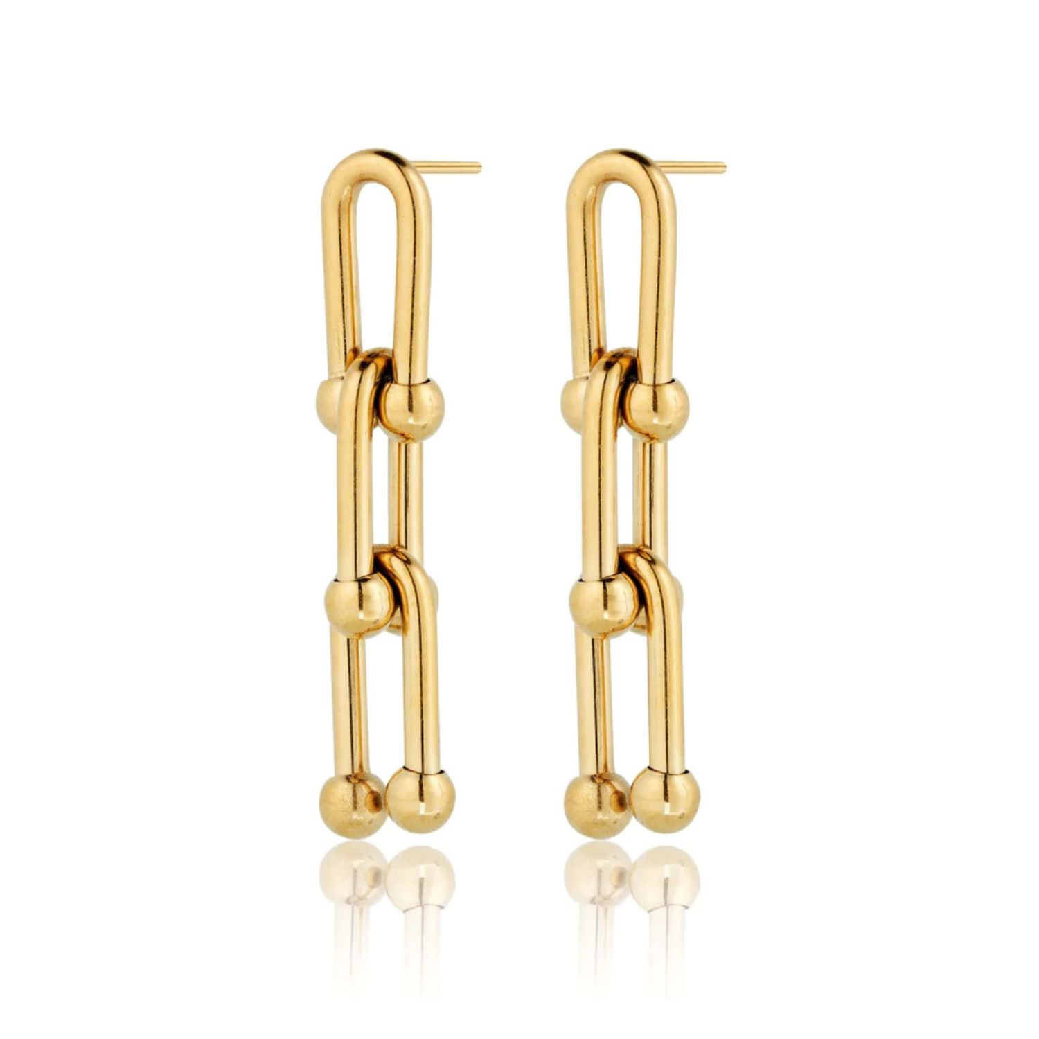 Gold Tiffany link earrings. These earrings are made of high-quality materials. Their gold-plated brass shines beautifully. They look good with any outfit, whether it's for a special occasion or your everyday clothes. These earrings will be an excellent addition to your jewelry collection.